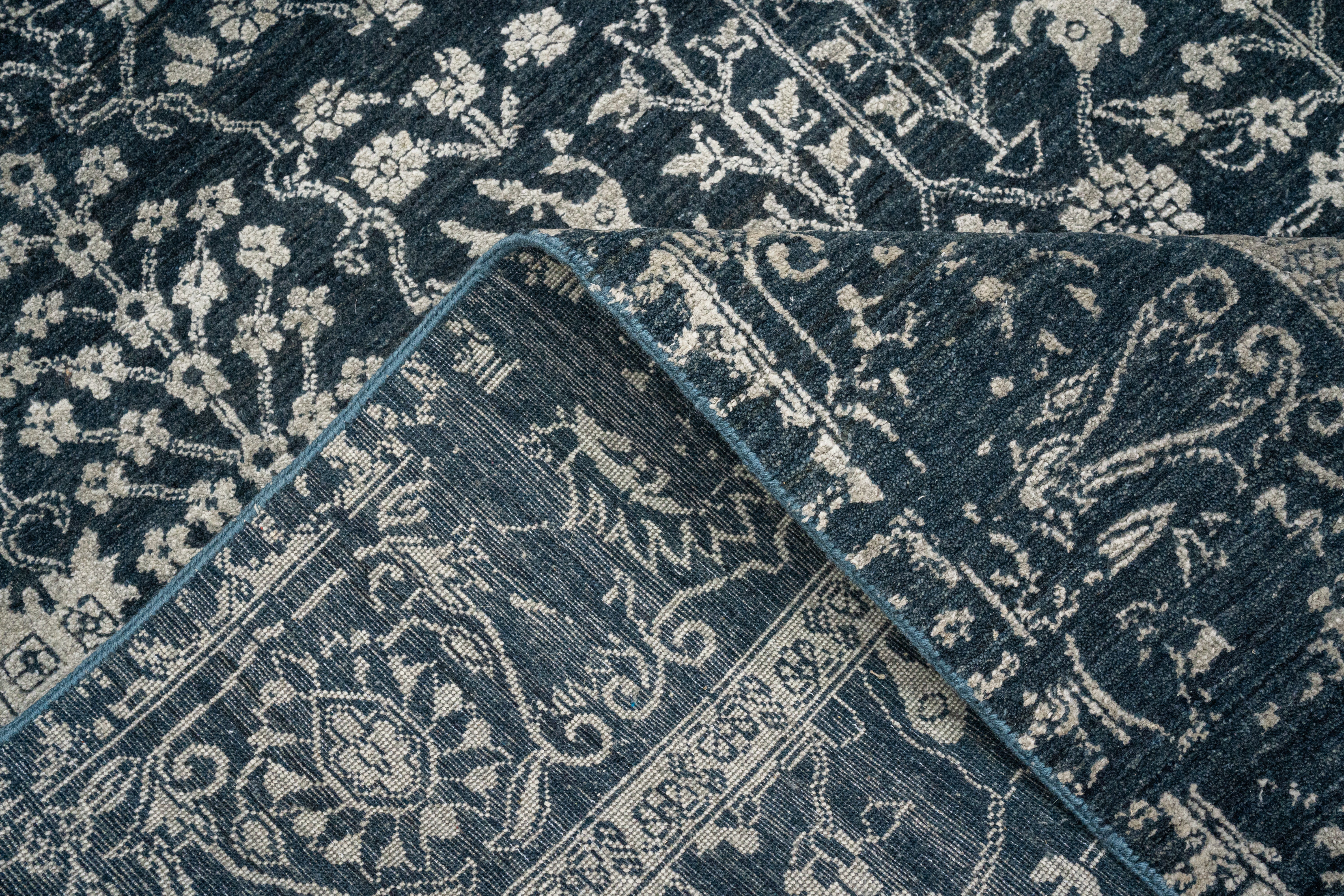 Handknotted Carpet, DIA - 1339 VASE 3, Outer Space & Pastel Gray